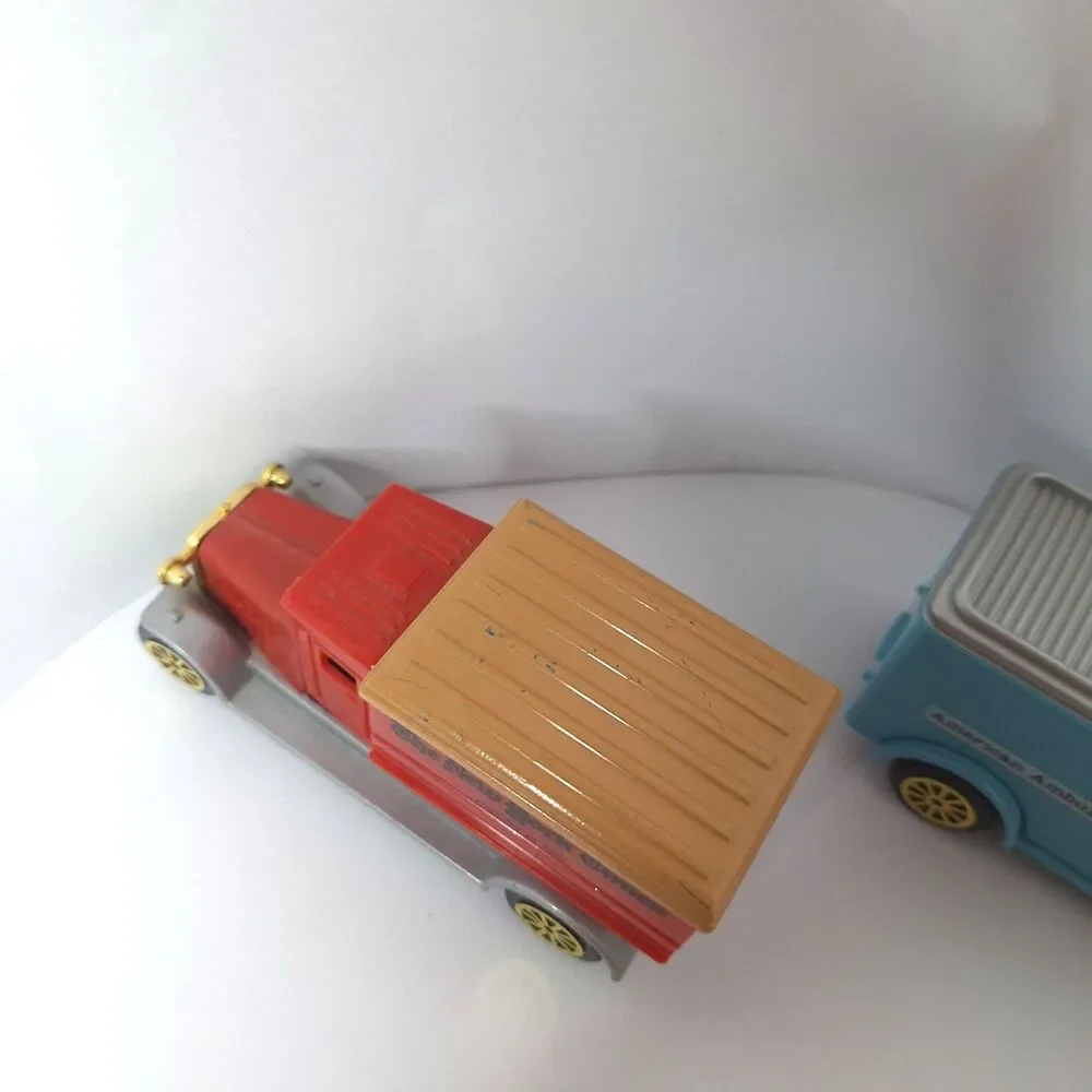 Reader's Digest Classic Trucks 4 diecast models Sunoco Wonder Bread NY Time